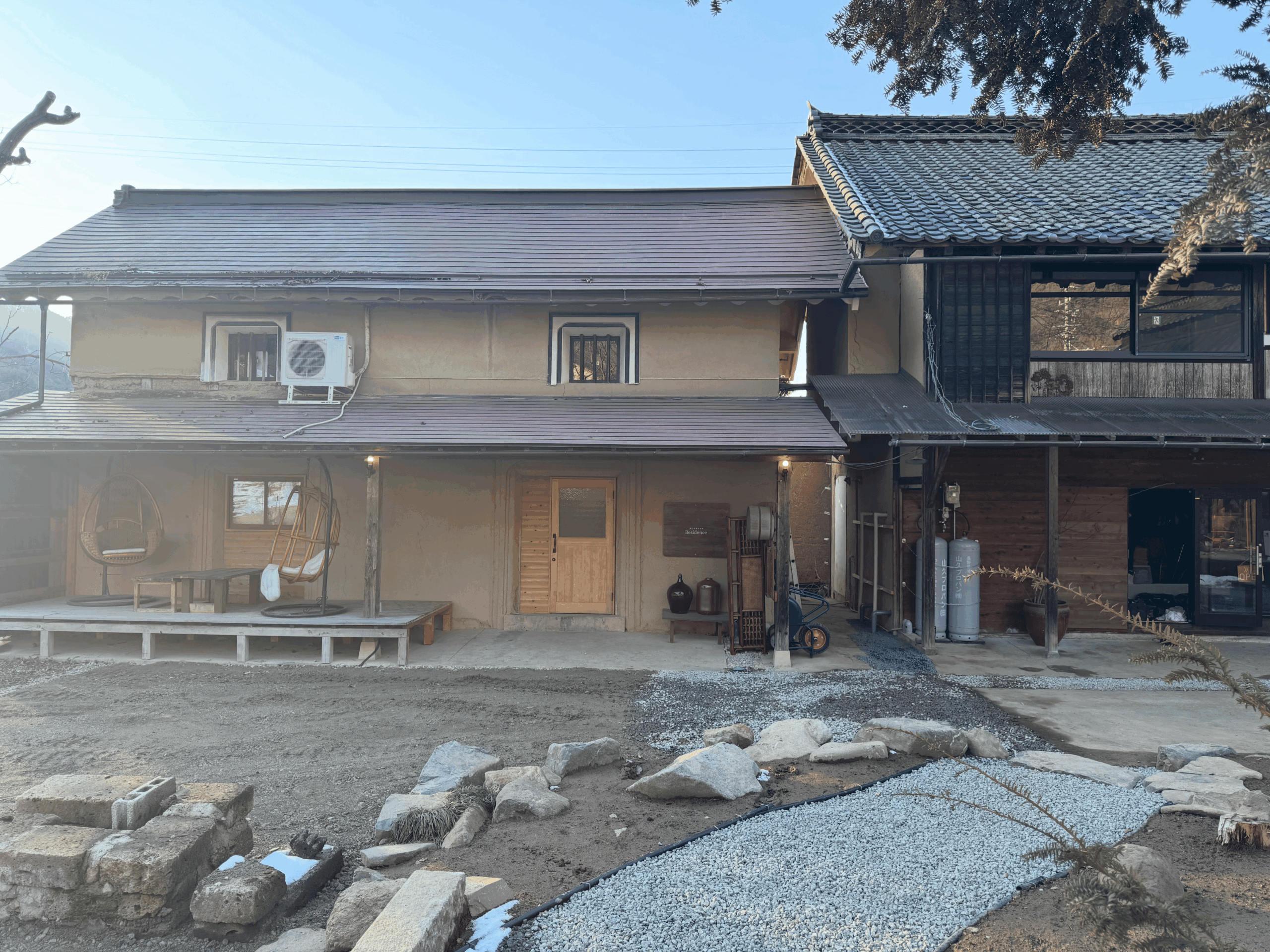 ホシナサトマチの古民家宿の外観
